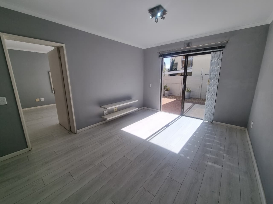 1 Bedroom Property for Sale in Royal Ascot Western Cape